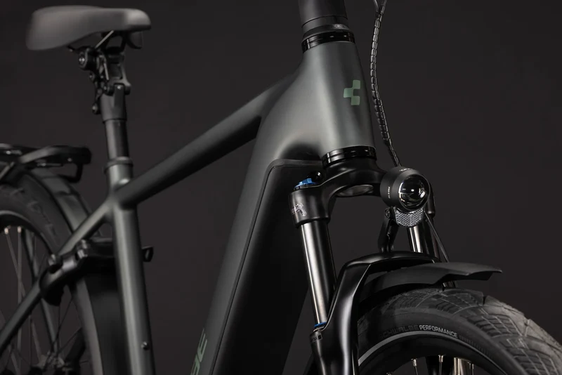Cube Kathmandu Hybrid Deluxe Pro 800 blackforest´n´chrome 2027