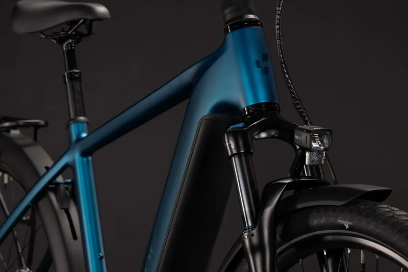 Cube Touring Hybrid Pro 800 electricblue´n´prizm 2027