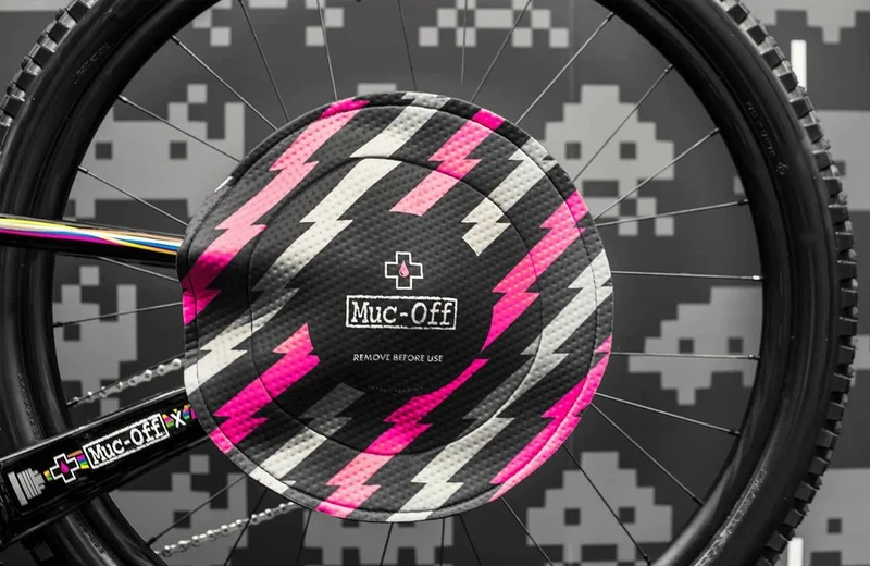 MUC-OFF Disc Brake Cover | black/pink