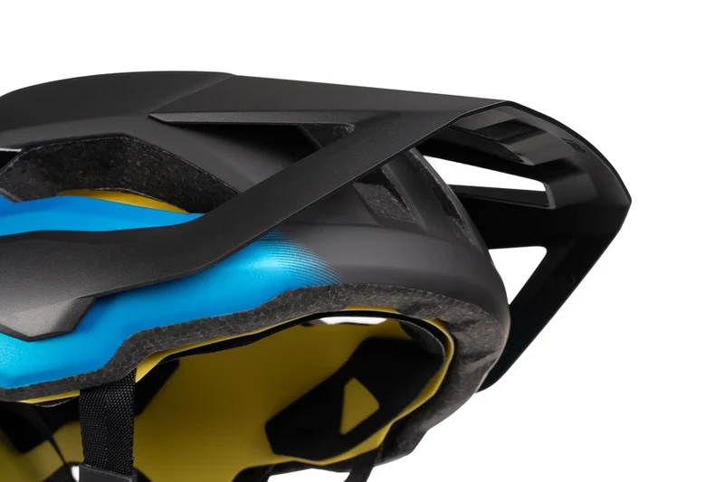 Cube Helm STRAY X Actionteam