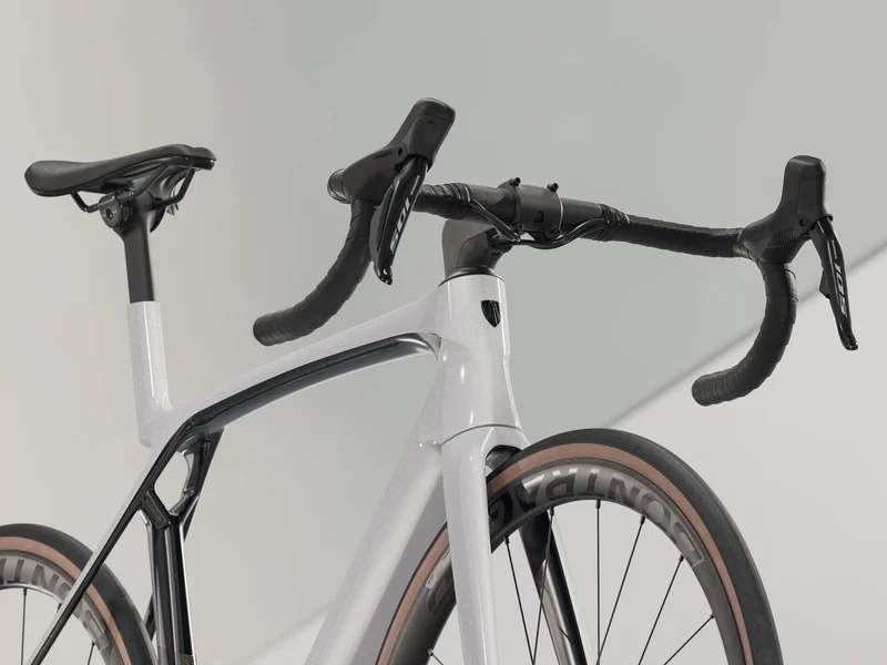 Trek Madone SL 6 White Prismatic