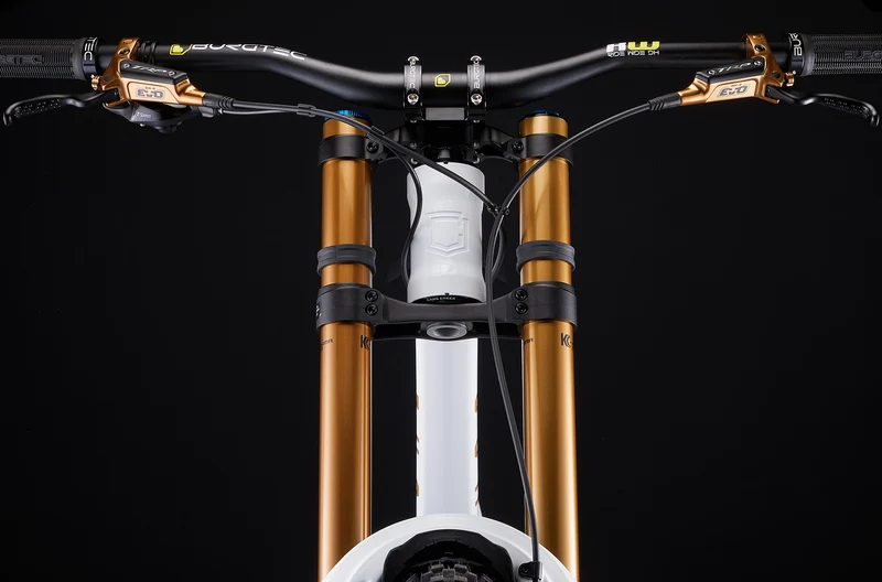 COMMENCAL Surpreme DH V5 Signiture LTD | pure white