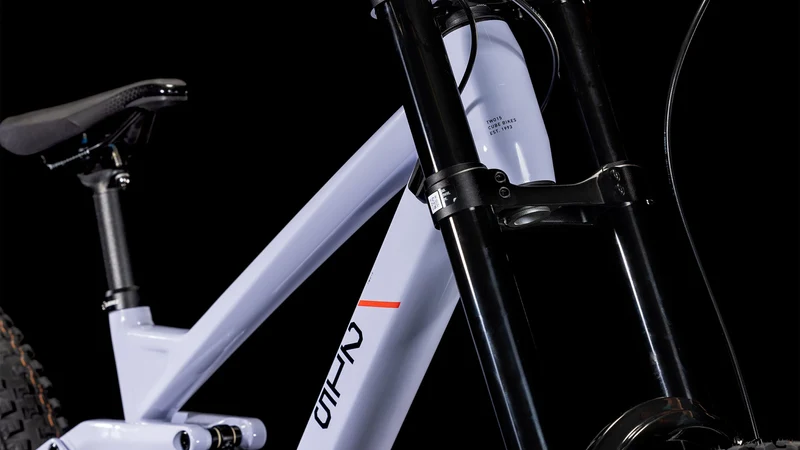 Cube TWO15 Race 27.5 cyclamen´n´black 2026