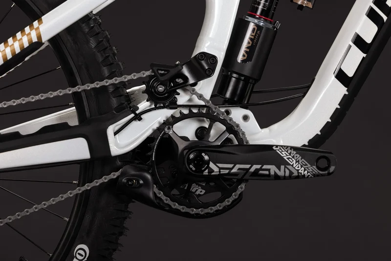 Cube Two15 Race powdergold´n´black 2027