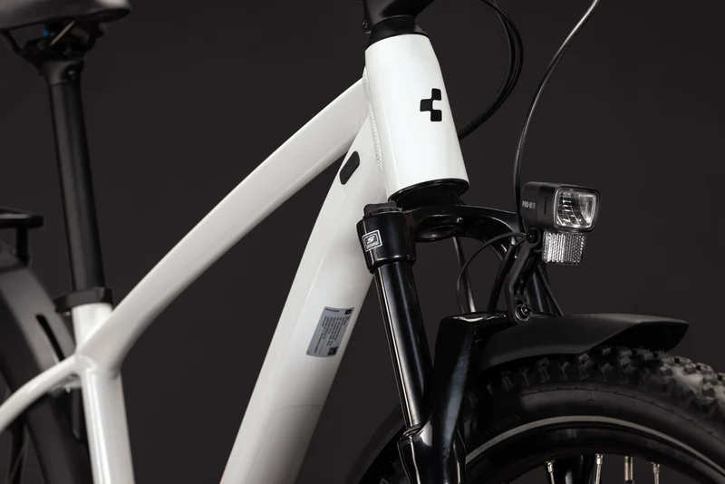 Cube Aim One FE metallicwhite´n´black 2027