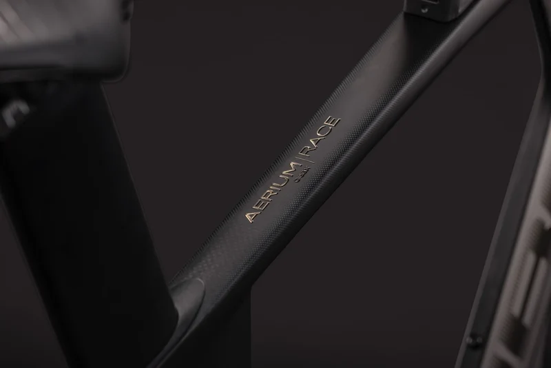 Cube Aerium C:68X Race carbon´n´chrome 2027