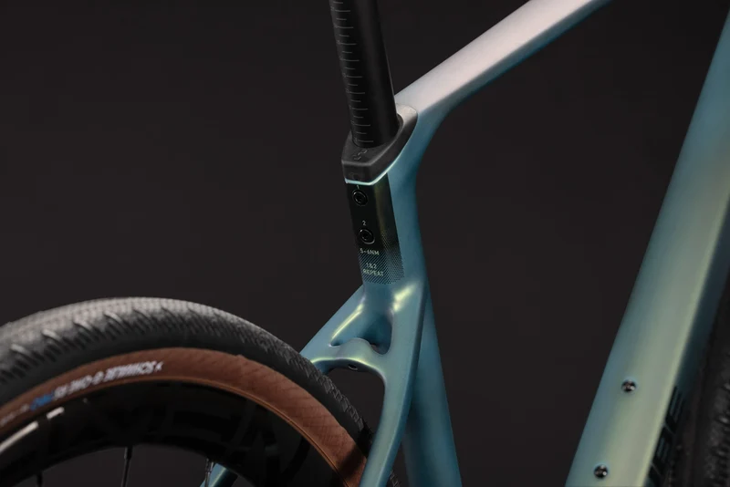 Cube Nuroad C:62 Race jungali´n´black 2027
