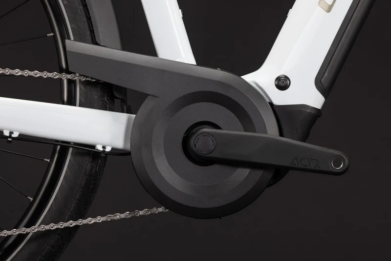Cube Touring Hybrid ONE 600 metallicwhite´n´chrome 2027