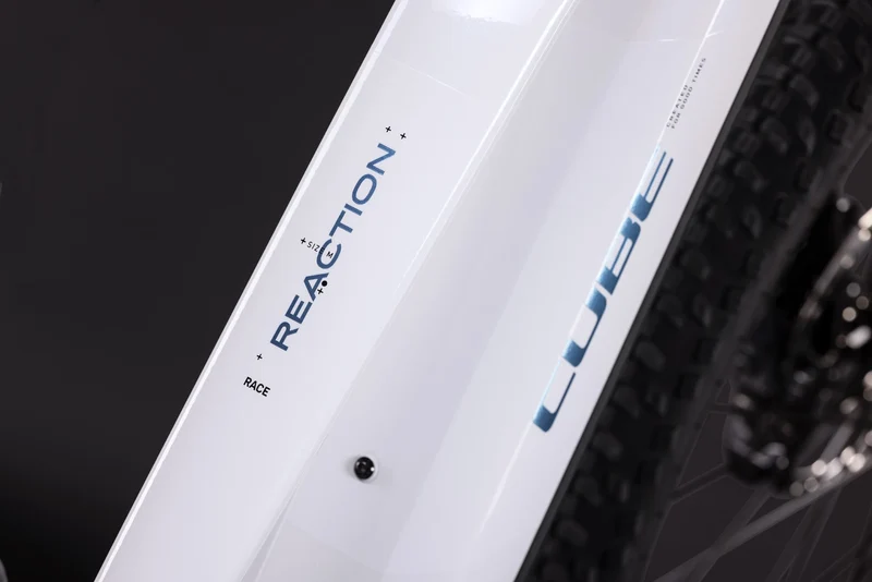 Cube Reaction Hybrid Race 800 snow´n´black Trapeze 2027