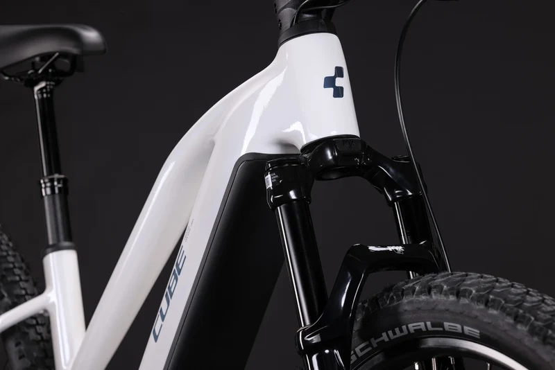 Cube Reaction Hybrid Race 800 snow´n´black Trapeze 2027