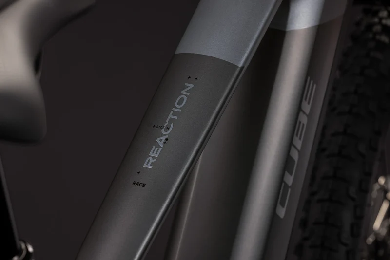 Cube Reaction Hybrid Race 800 slabgrey´n´chrome 2027
