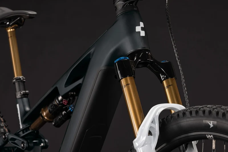 Cube Stereo Hybrid ONE44 HPC AT 800 carbon´n´white 2027