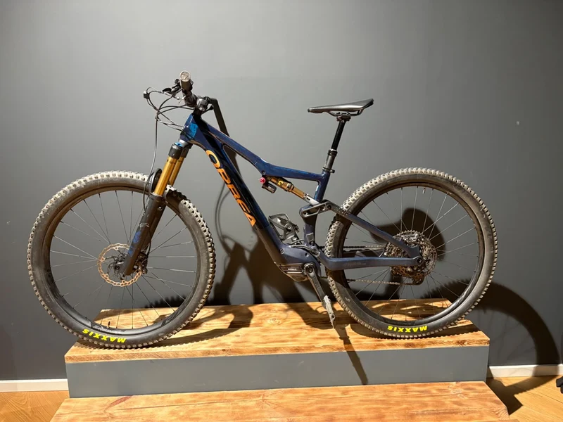 Orbea Rise M10 Coal Blue - Red Gold | Gebrauchtrad | M