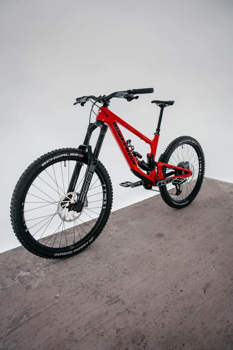 Nukeproof Giga Carbon Pro T-GX red