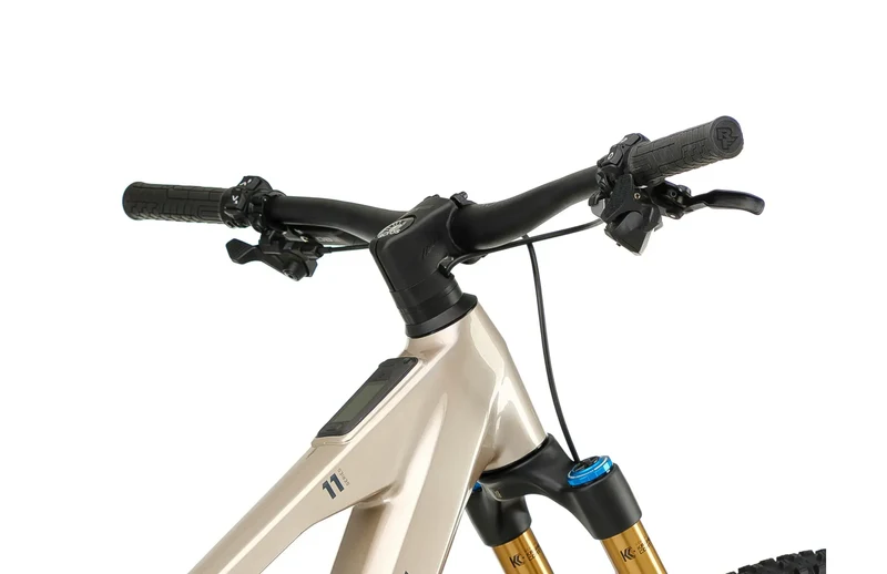 Crussis e-Hard 11.11-PRO 800 white/silver 2026