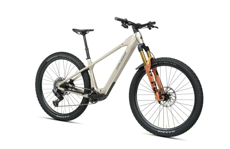 Crussis e-Hard 11.11-PRO 600 white/silver 2026