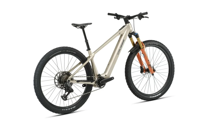 Crussis e-Hard 11.11-PRO 600 white/silver 2026