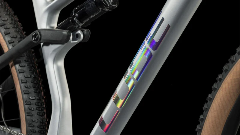 Cube AMS ZERO99 C:68X Race silver´n´black