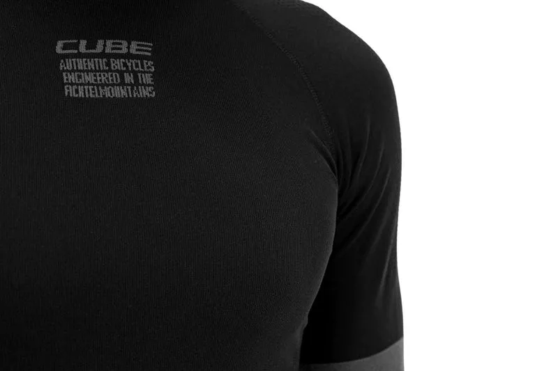 Cube Funktionsunterhemd Race Be Warm langarm