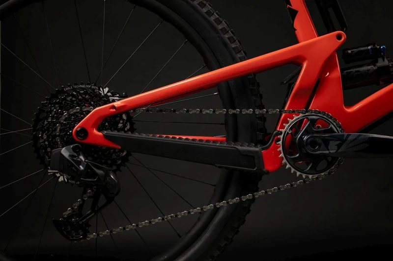 Santa Cruz 5010 | C | R | Gloss Red