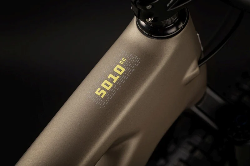 Santa Cruz 5010 | C | R | Matte Nickel