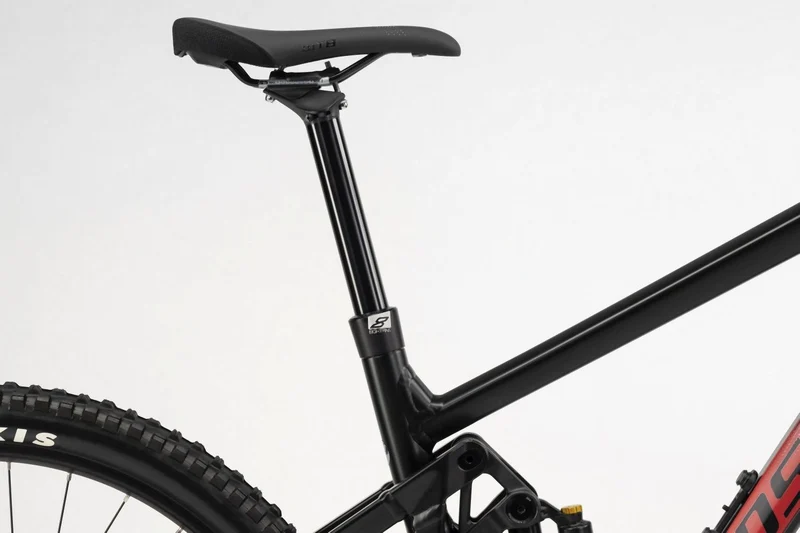 Ghost Riot EN Pro black/red - matt/glossy