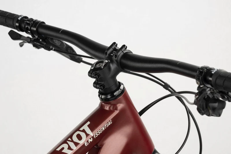 Ghost Riot EN Essential dark red/light dust - matt