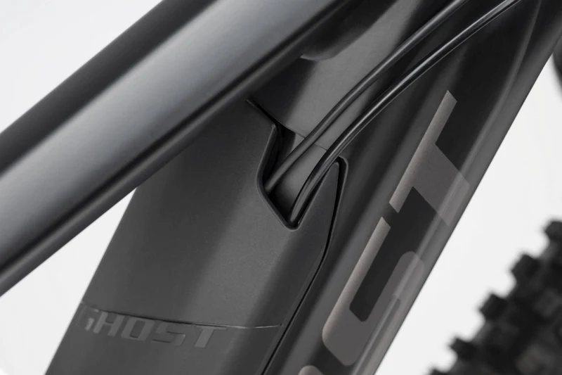 Ghost E-Riot Trail Essential black/pearl - matt