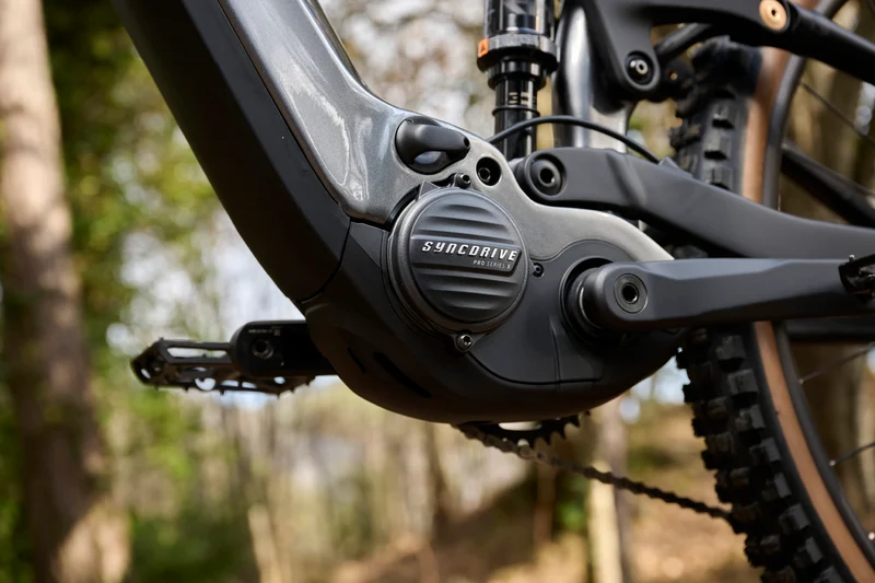 Giant Stance E+ 1 Charcoal 2027 - 800 Wh - Größe L - VORFÜHRRAD <15 km