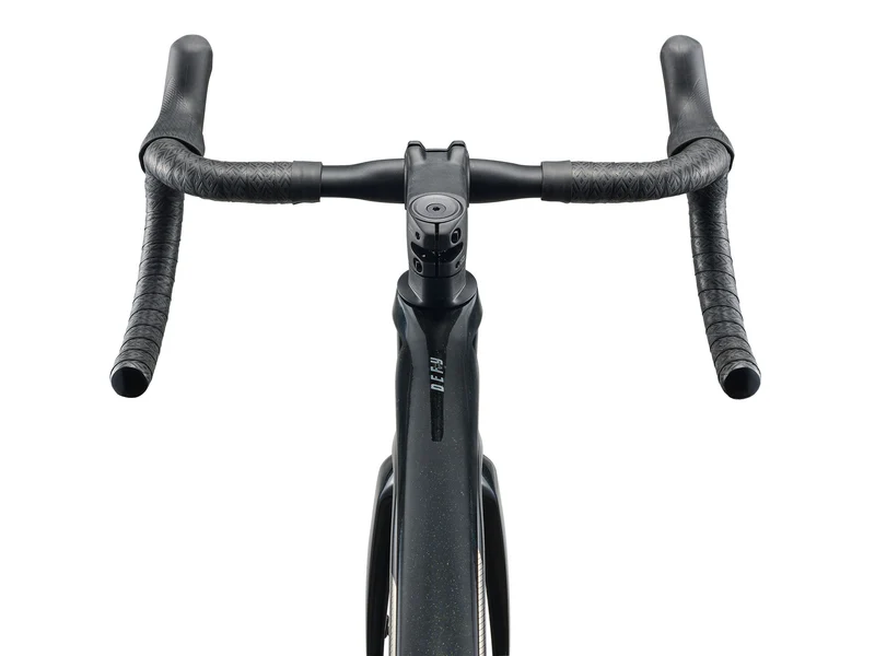 Giant Rennrad Defy Advanced 2 Abyss Black 2026