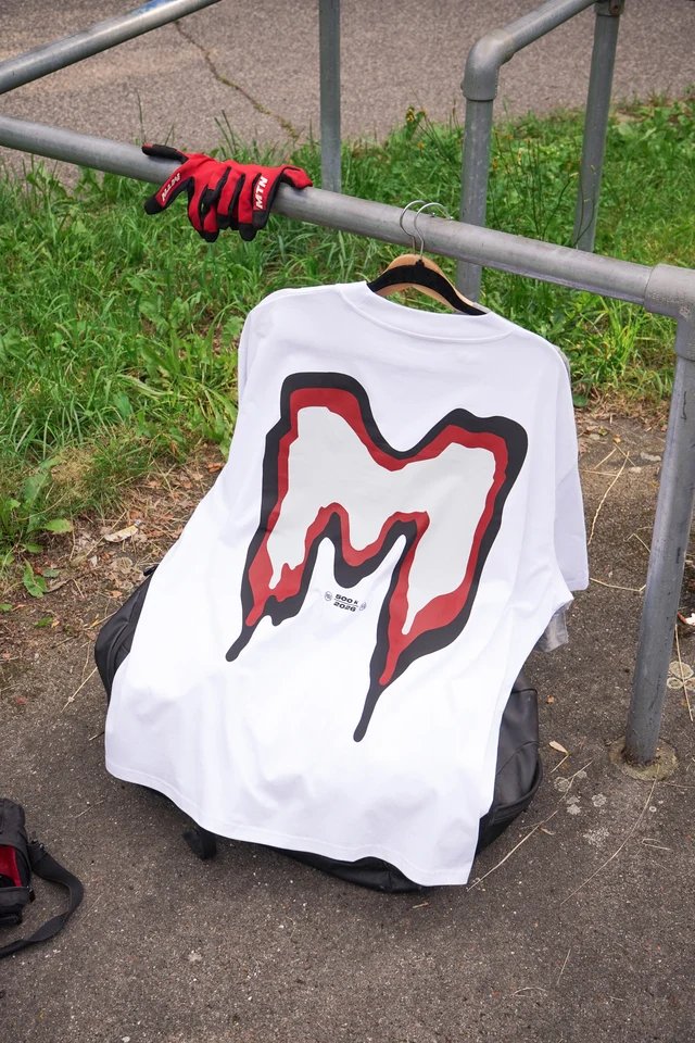 M Red Cloud T-Shirt (500k Special)