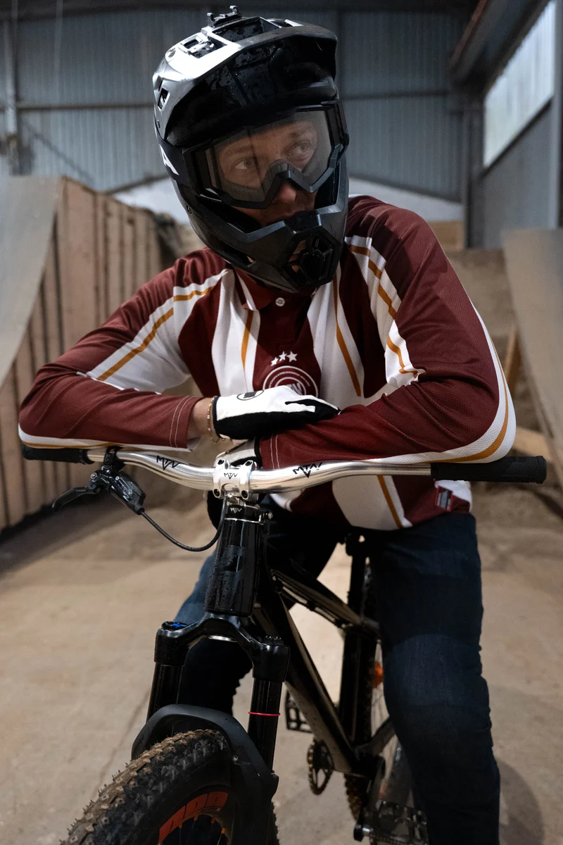 Retro Motion Freeride Club Jersey (Red/White)