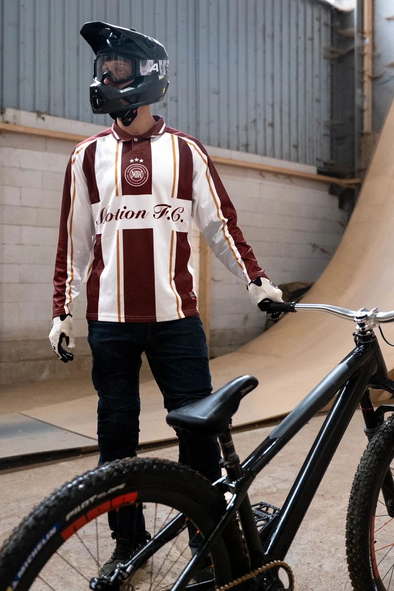 Retro Motion Freeride Club Jersey (Red/White)