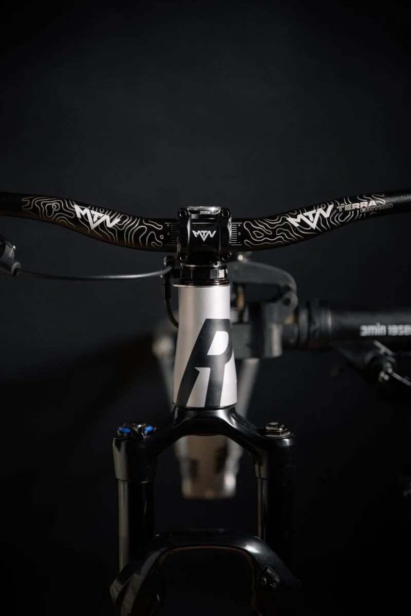 Terra MTN Components MTB Lenker + Gratis Griffe