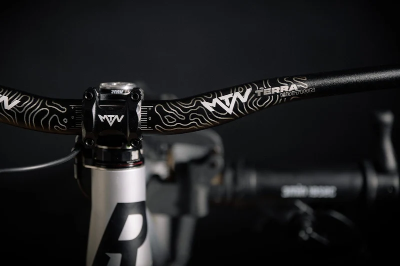 Terra MTN Components MTB Lenker + Gratis Griffe