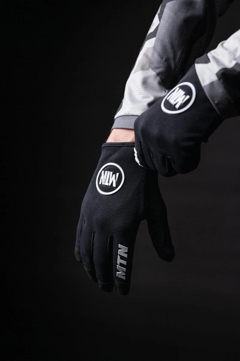 All Black MTB Handschuhe MTN