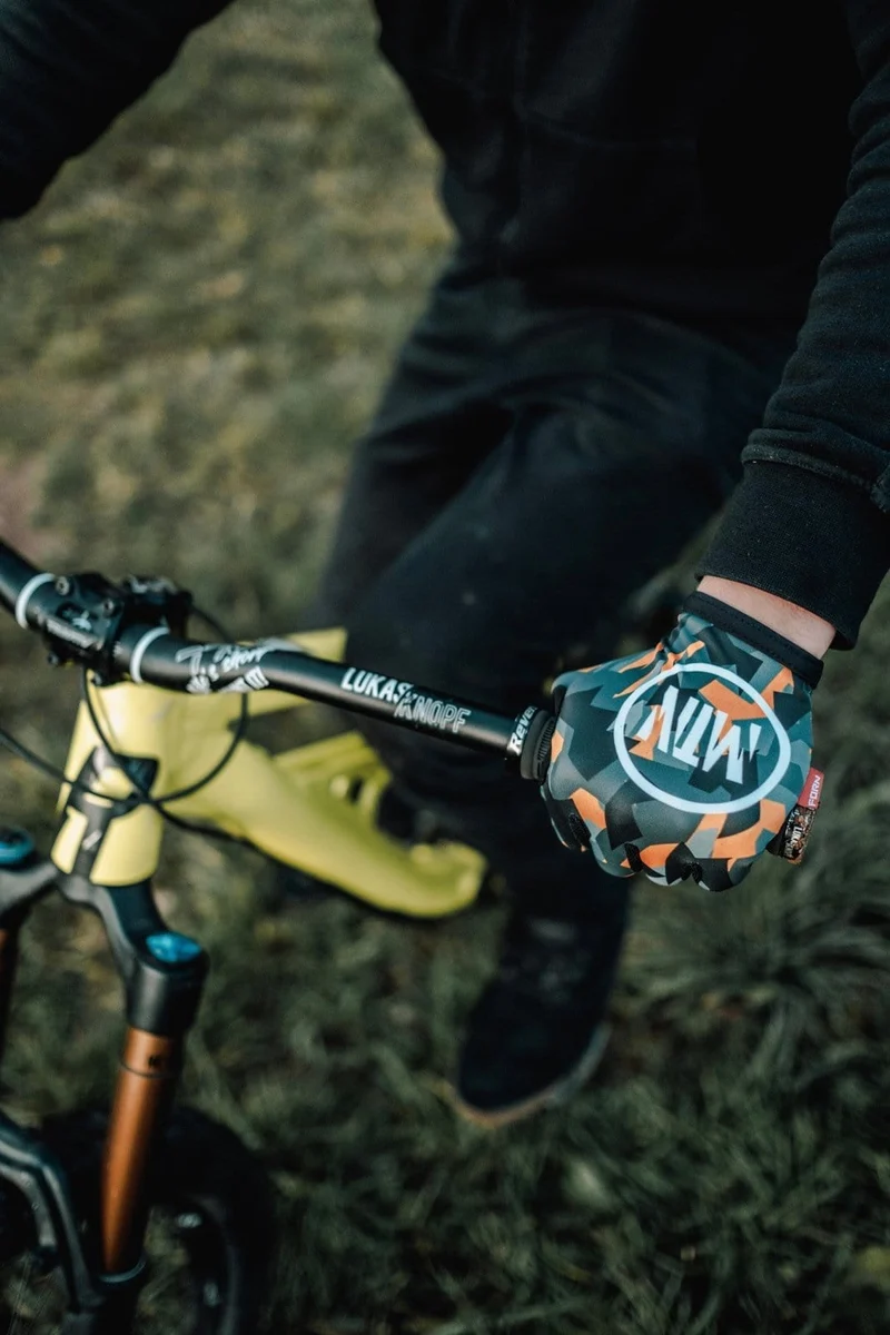 Orange-Camo MTB Handschuhe