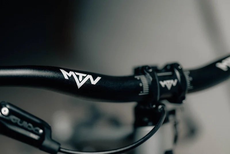 MTN Components MTB Lenker + Gratis Griffe