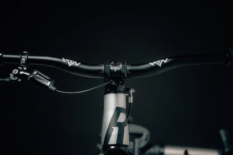 MTN Components MTB Lenker + Gratis Griffe