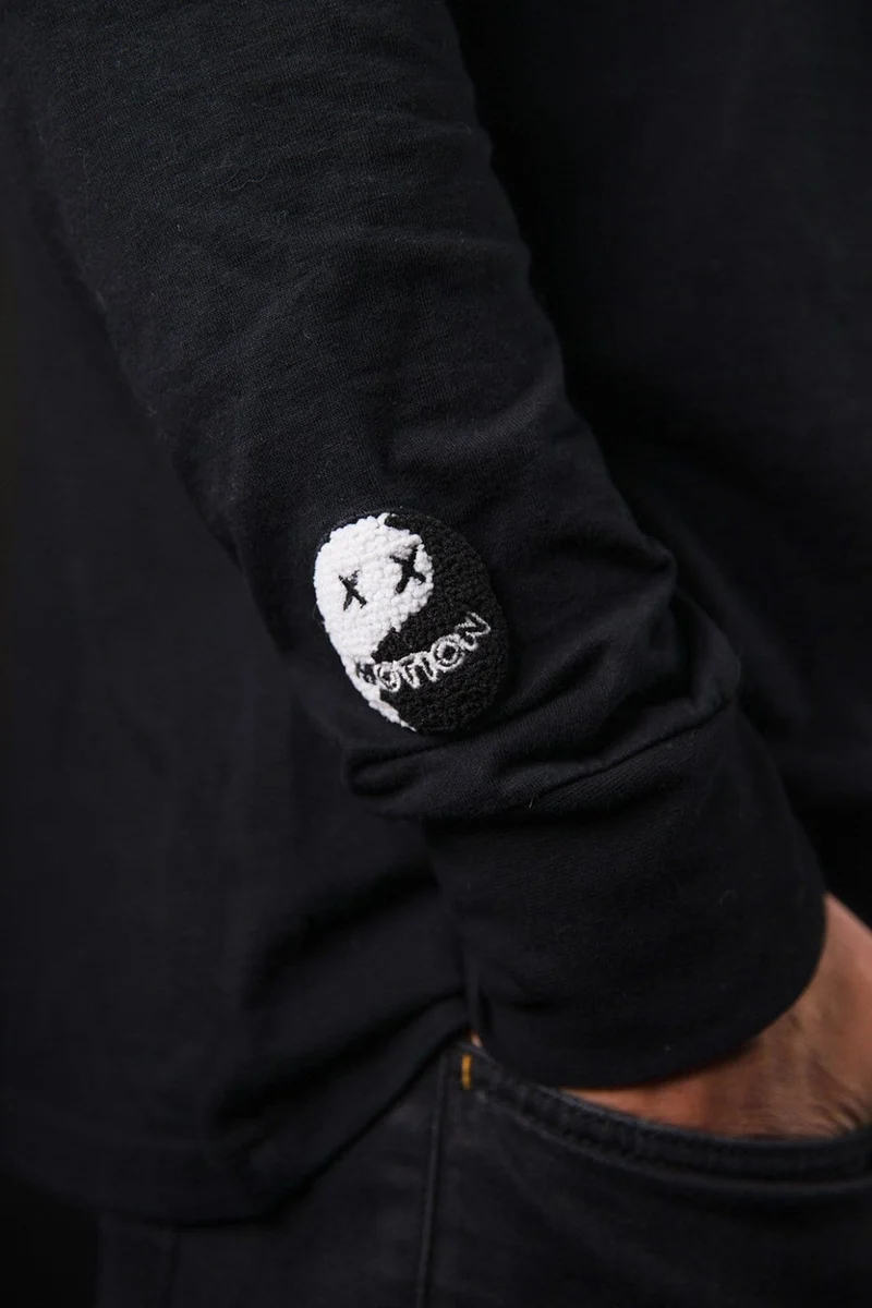 Black/Black YinYang Longsleeve 2.0
